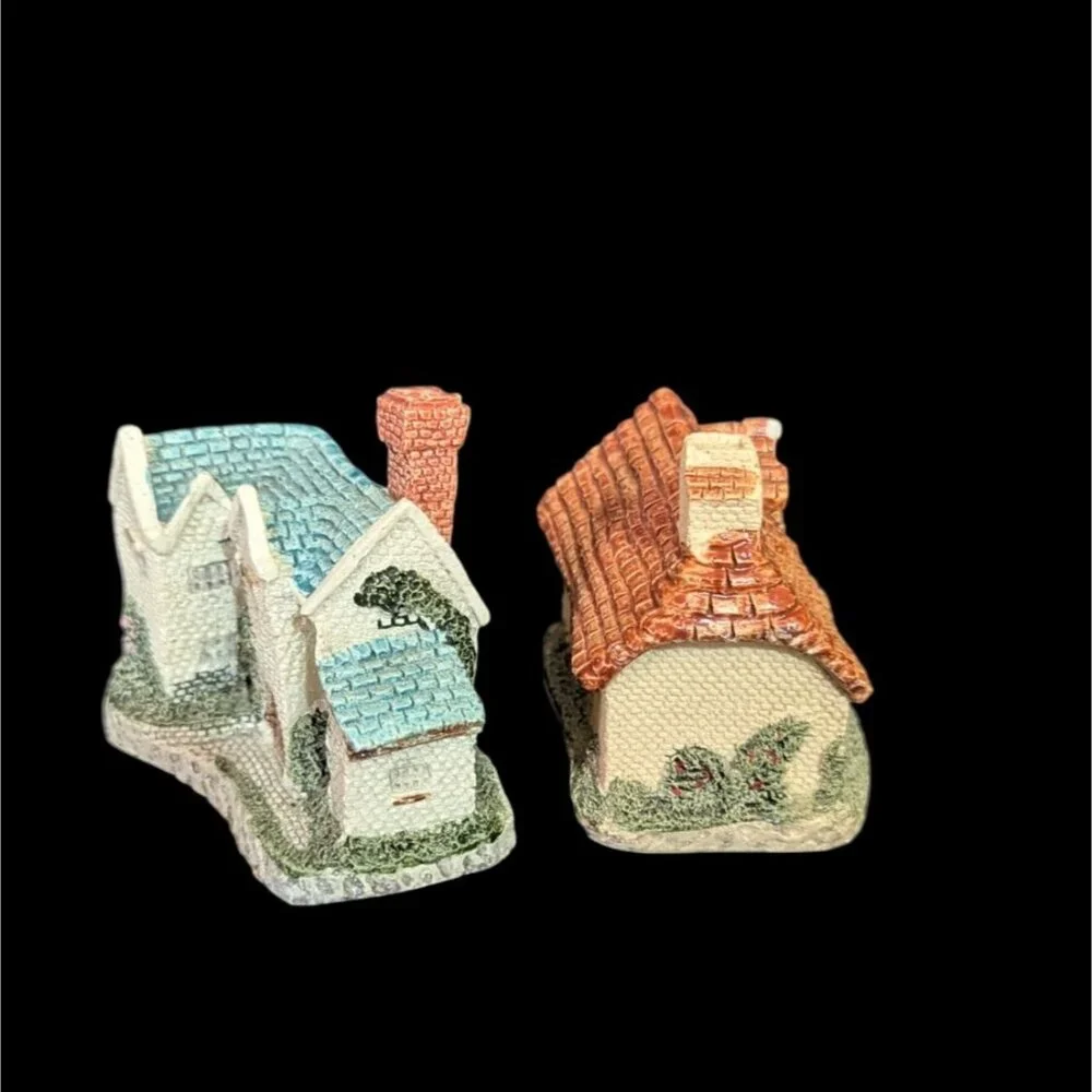 Miniature‎ Hampshire Manor & Ambleside Cottage Figurines Museum Collections 1987